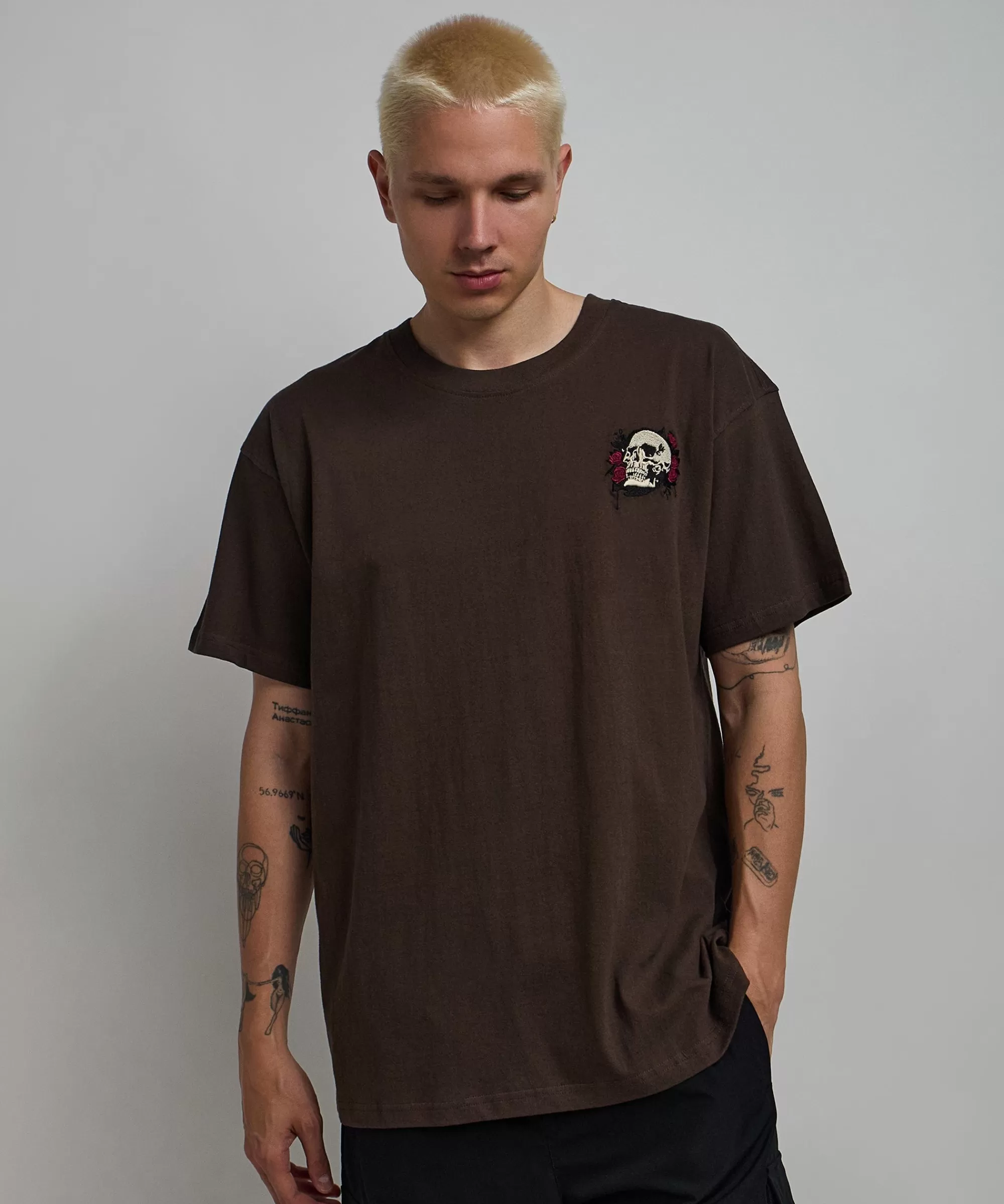 Cheap Not For Everyone Embroidered Short Sleeve Tee - Brown Graphic Tees
