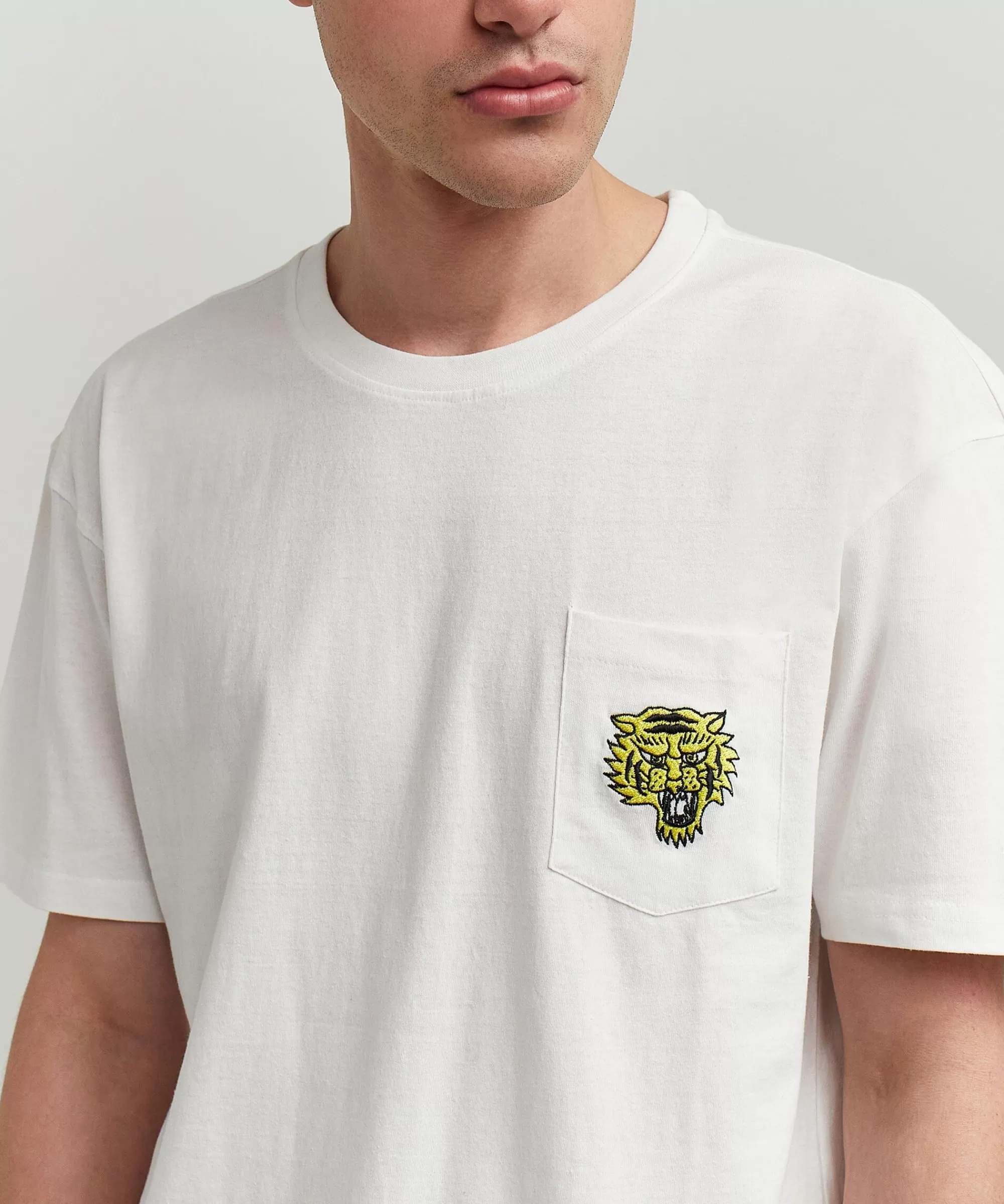 Best Sale Pave Your Own Path Short Sleeve Graphic Print Embroidered Detail Tee - White Graphic Tees